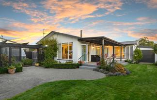 12 Petries Road, Woodend