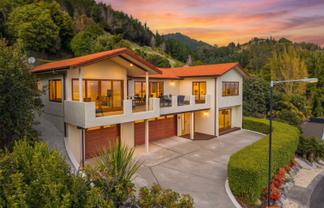 22 Hillplough Heights, Richmond