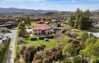 32 Rockhaven, Albert Town