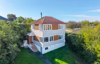 19 Essex Street, Marchwiel