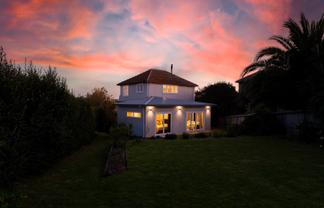 19 Essex Street, Marchwiel
