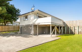 16 Lagoon Place, Poike