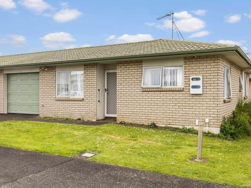 8/8 Village Place, Tuakau