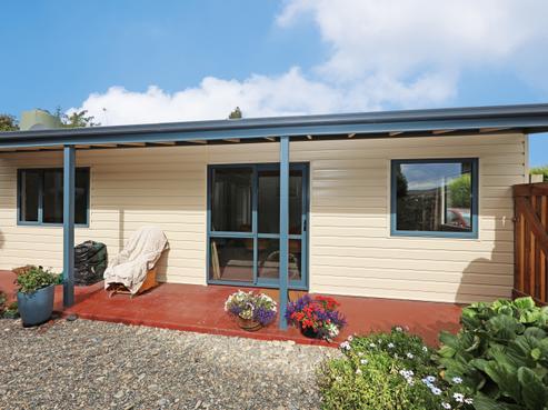 33 Main Street, Weston