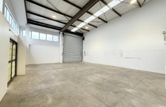Compact High Stud Warehouse | 137 m2