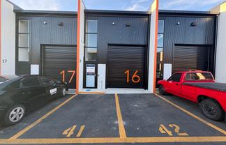MOVE IN TODAY 91m2 Hobsonville