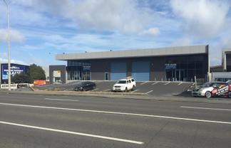 High Profile Corner Warehouse + Showroom
