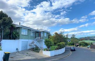 17 Pioneer Crescent, Helensburgh