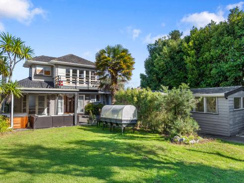 37 Strid Road, Te Atatu South