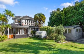 37 Strid Road, Te Atatu South