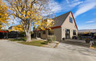 6 Dawson Place, Alexandra