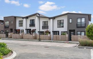 76 Rauemi Way, Te Atatu South