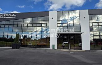 Modern Unit Of 420 Sqm Penrose High Exposure