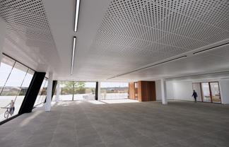 Modern Showroom Opportunity on Great North Road