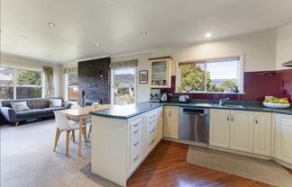 22 Tennyson Crescent, Stoke