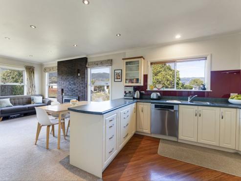 22 Tennyson Crescent, Stoke