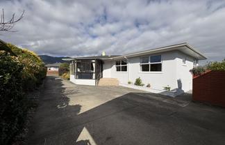 22 Tennyson Crescent, Stoke
