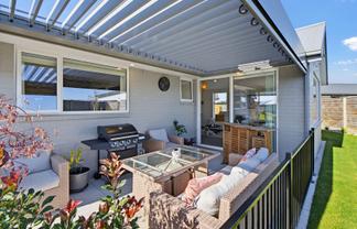 154/30 Bob Robertson Drive, Woodend