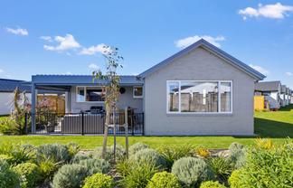 154/30 Bob Robertson Drive, Woodend