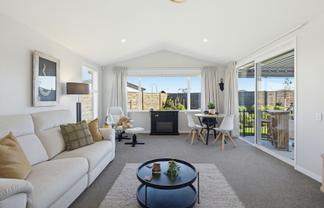 154/30 Bob Robertson Drive, Woodend