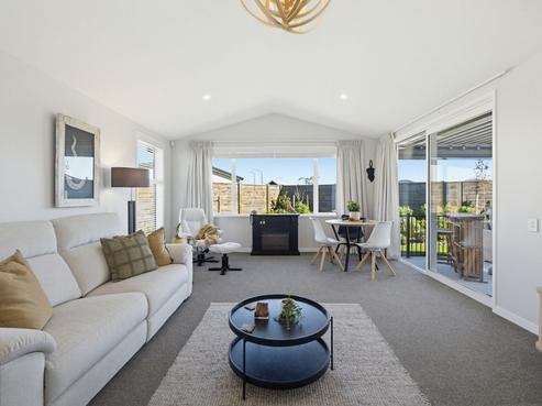 154/30 Bob Robertson Drive, Ravenswood