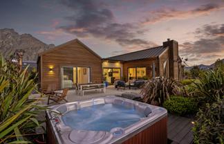 60 Cunninghams Drive, Jacks Point
