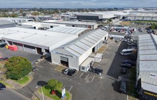 Industrial Facility with Gantry Crane| 795m2