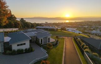 7 Azalea Lane, Waipahihi