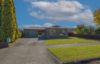 78 John F Kennedy Drive, Milson