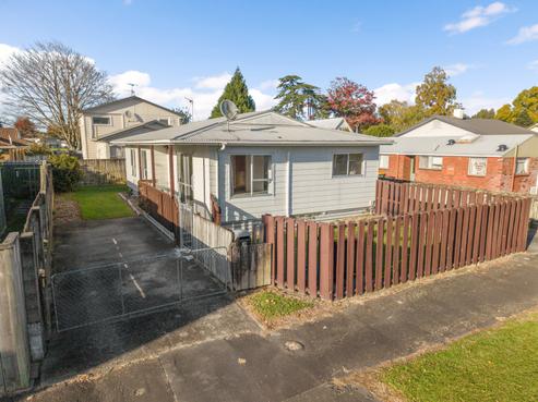 8B Frances Street, Hamilton East
