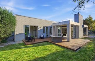 4 Crombie Green, Northwood