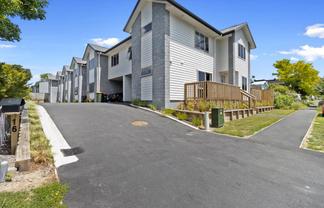 2/16 Manning Street (Room D), Hamilton Central