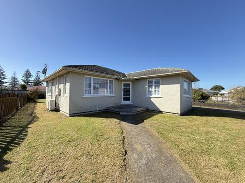 12 Hume Street, Waitara
