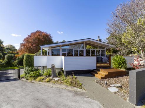 12 Hilden Place, Hilltop