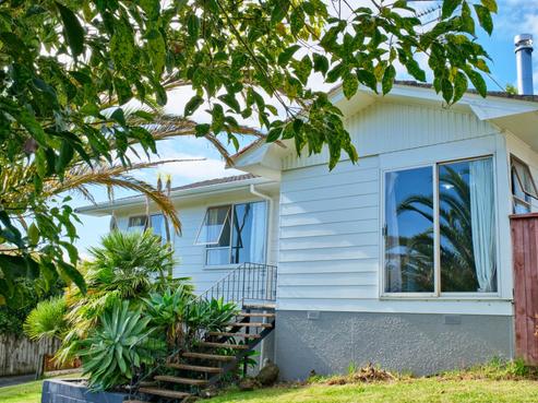 13 Spinella Drive, Bayview