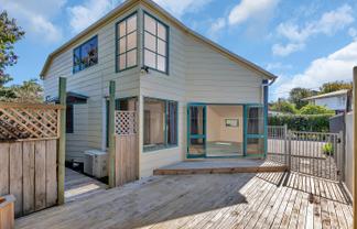 2/31 McClintock Street, Whau Valley