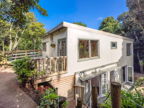 35 Hekerua Road, Oneroa