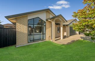 12 Duntrune Road, Flat Bush