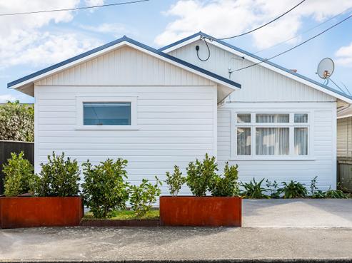 35 Strathavon Road, Miramar