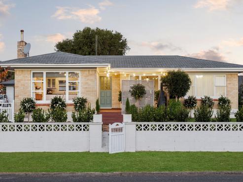 54 Chaucer Street, Leamington