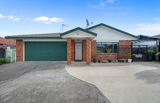 54 Robert Ross Place, Clendon Park