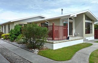 8 Fairfield Street, Brightwater