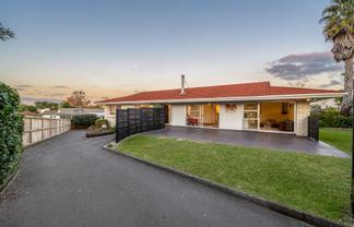 9 Lakeside Drive, Pahurehure