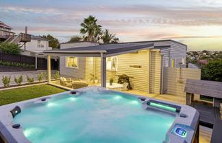 2/17 Masterton Road, Rothesay Bay