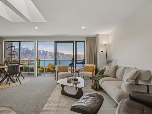 54C Wynyard Crescent, Fernhill/Sunshine Bay