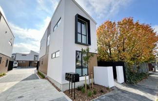 2/457 Gloucester Street, Linwood