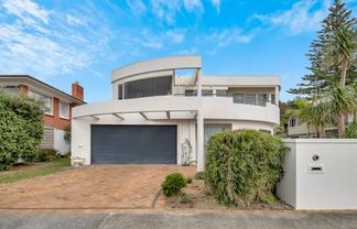 56 The Esplanade, Eastern Beach