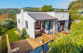 61 Tennis Court Road, Raumati South