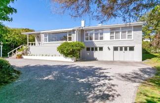 2/1 Henry Hill Road, Hilltop