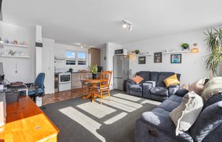 5/55 Apu Crescent, Lyall Bay